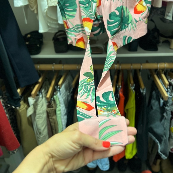 NEW Pink Summer V-Neck Tie Back Cropped Tank Top XS - Picture 4 of 8